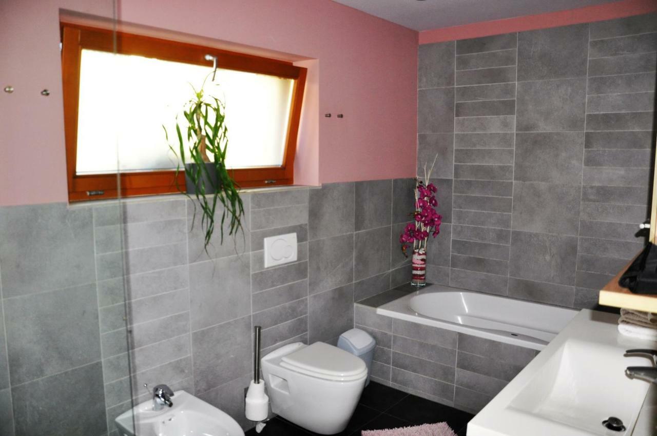 Apartma Rosa Spodnji Otok Exteriör bild
