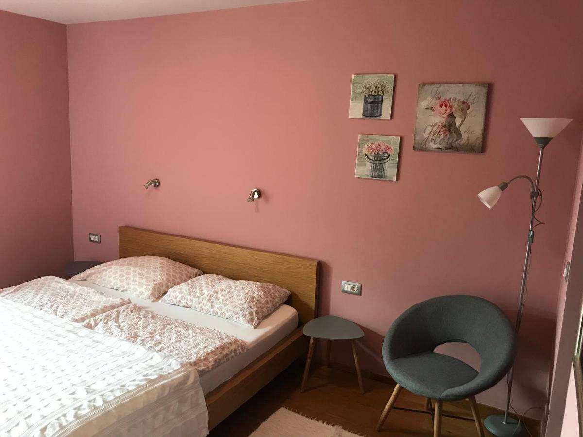 Apartma Rosa Spodnji Otok Exteriör bild